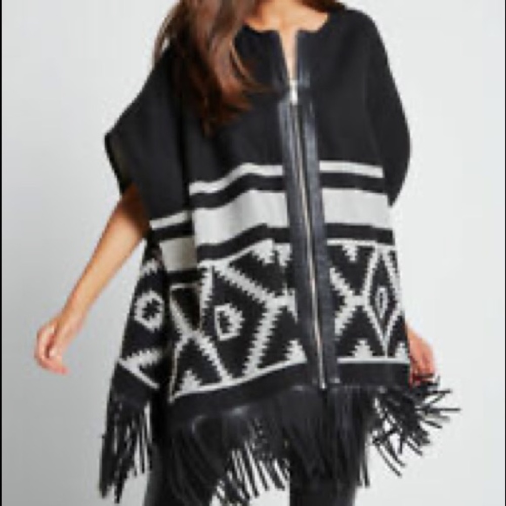BCBGeneration Cape/Poncho
